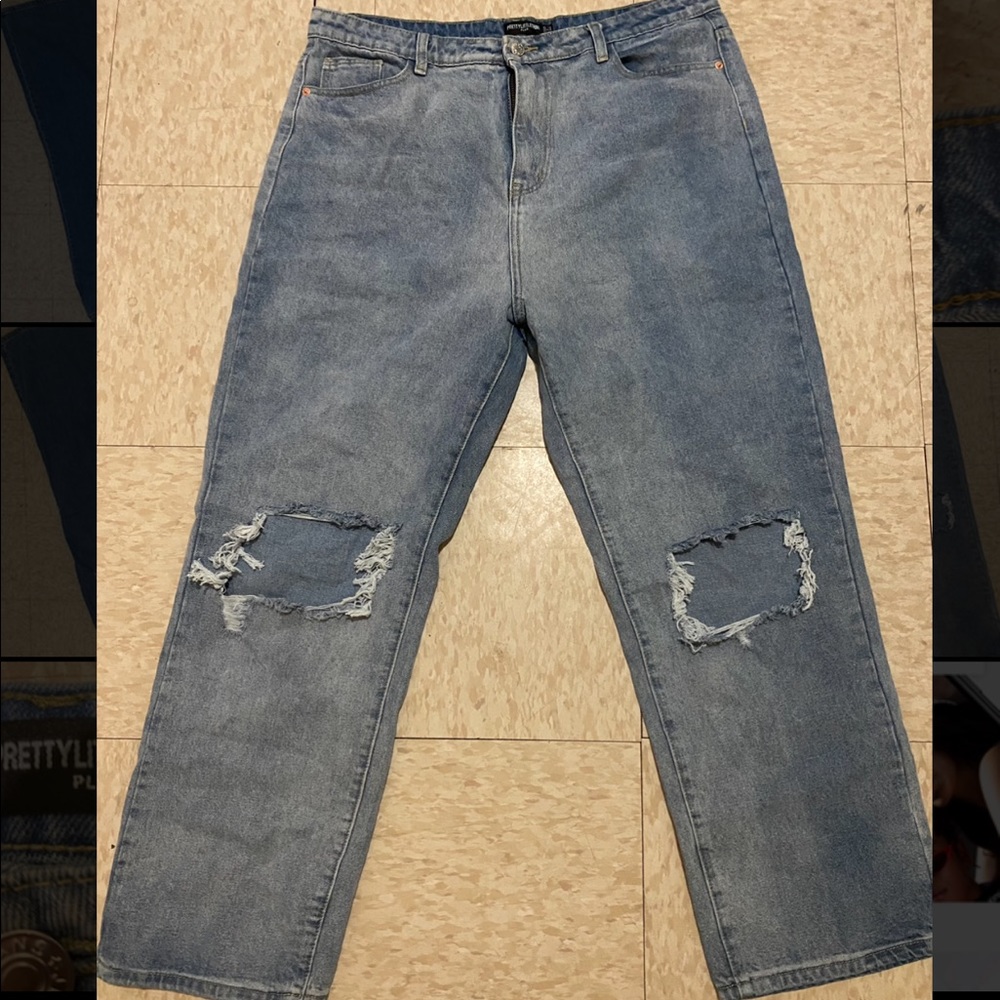 Knee rip light wash straight leg jeans